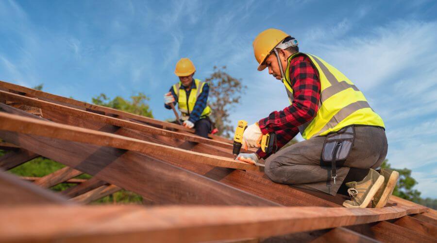 Professional gutter cleaning in Leakesville, MS